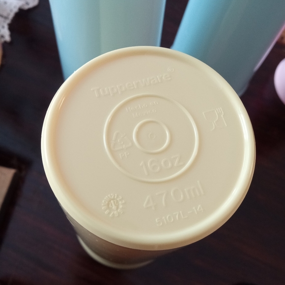 Vintage Tupperware Tumblers 16 oz Ser of 8 - Picture 3 of 4
